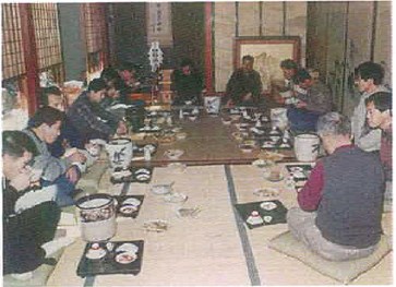 西組の直会の画像